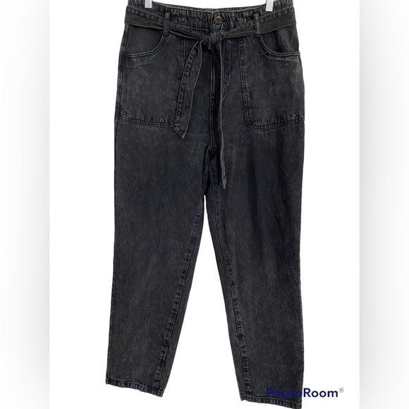 Forever 21 High Rise Loose Fit Straight Leg Black Women’s Jeans w/ Belt size 31 - Picture 1 of 7